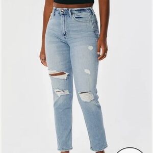 Hollister Curvy High Rise Mom Jeans